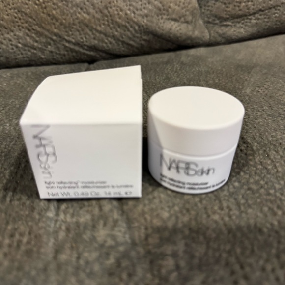NARS Skin Light Reflecting Moisturizer - Cream Mini - Picture 2 of 5